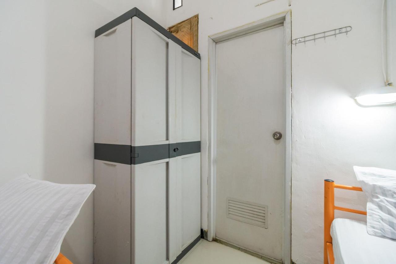 Hotel Reddoorz Near Terminal Bubulak Bogor Esterno foto