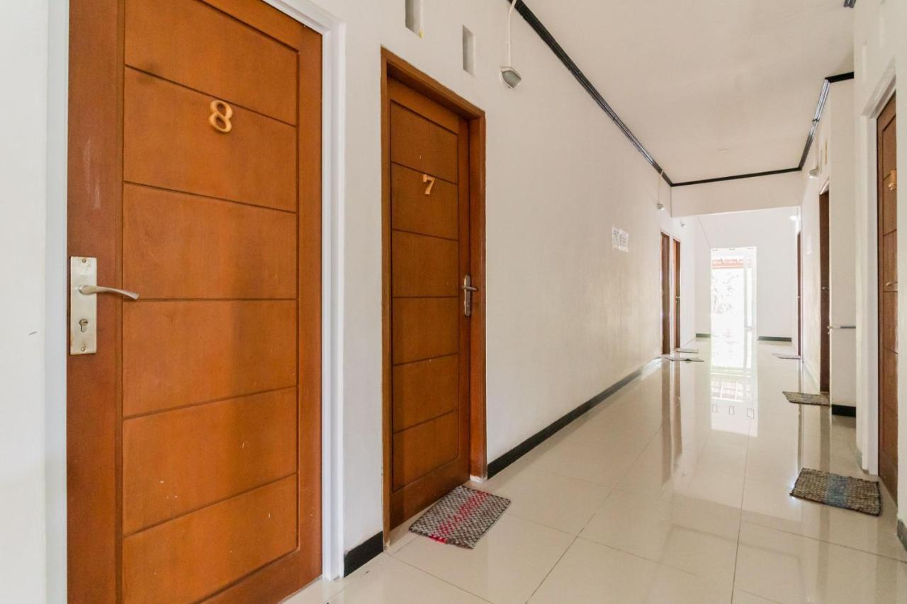 Hotel Reddoorz Near Terminal Bubulak Bogor Esterno foto